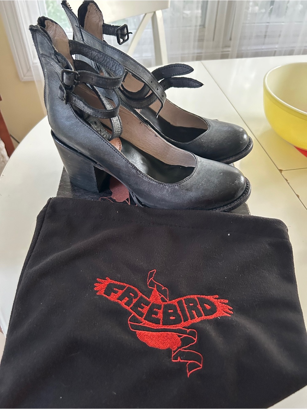 Free bird gorgeous! Black Strappy Mary Jane Block Heels - Picture 4 of 13